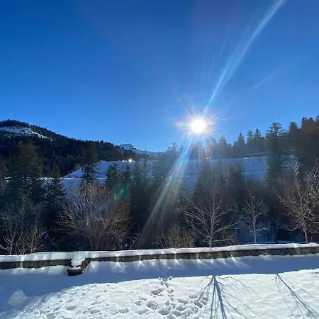 Le Bec De L'aigle * Laveissière